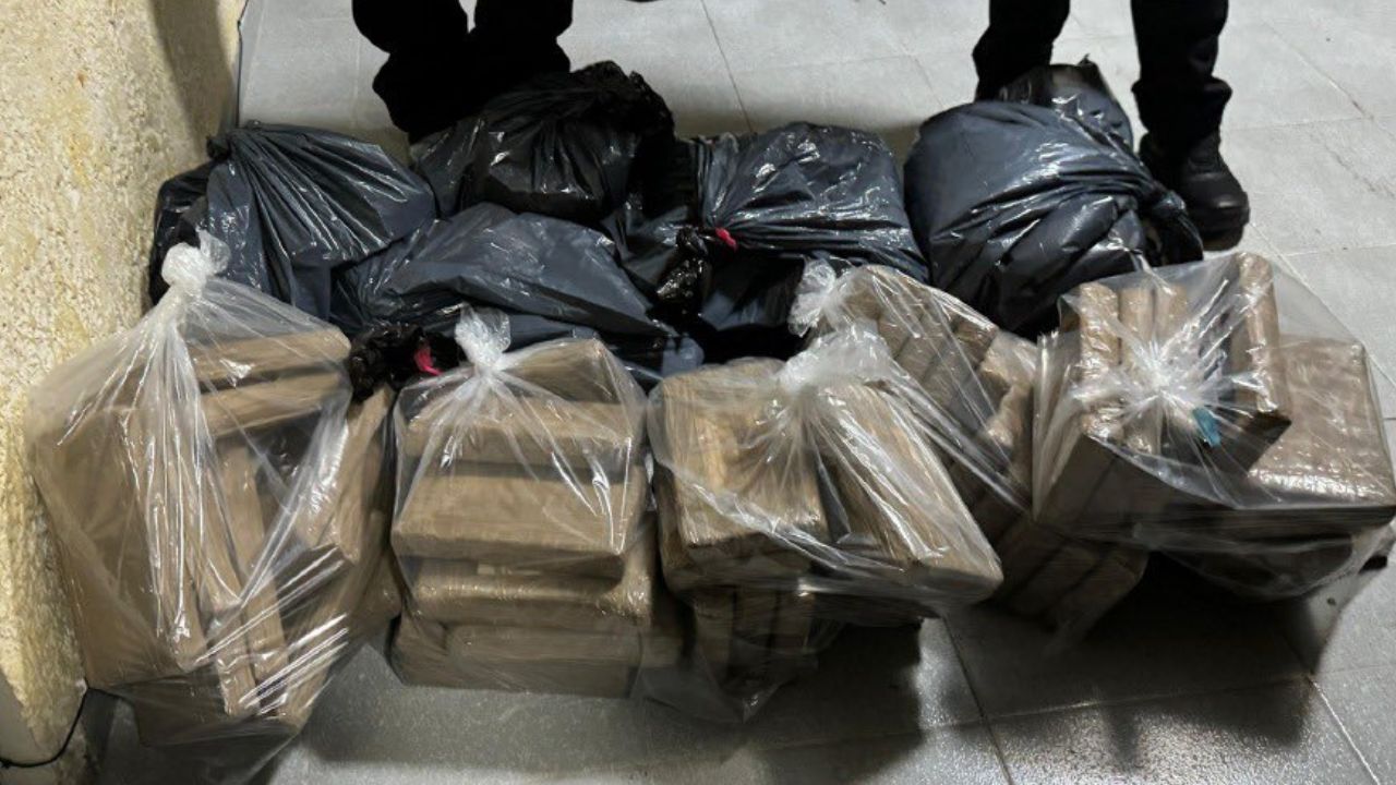 Aseguran 100 kilos de cocaína valorada en 20 mdp en Iztapalapa Aseguran 100 kilos de cocaína valorada en 20 mdp en Iztapalapa