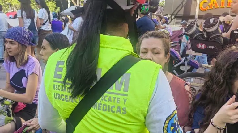 Muere mujer por paro cardiorrespiratorio durante marcha del 8M en CDMX Muere mujer por paro cardiorrespiratorio durante marcha del 8M en CDMX