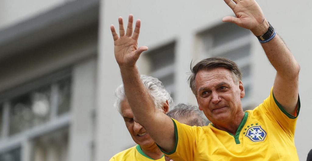 Acusan formalmente a Bolsonaro por hacer fraude con su registro de vacunación covid Acusan formalmente a Bolsonaro por hacer fraude con su registro de vacunación covid