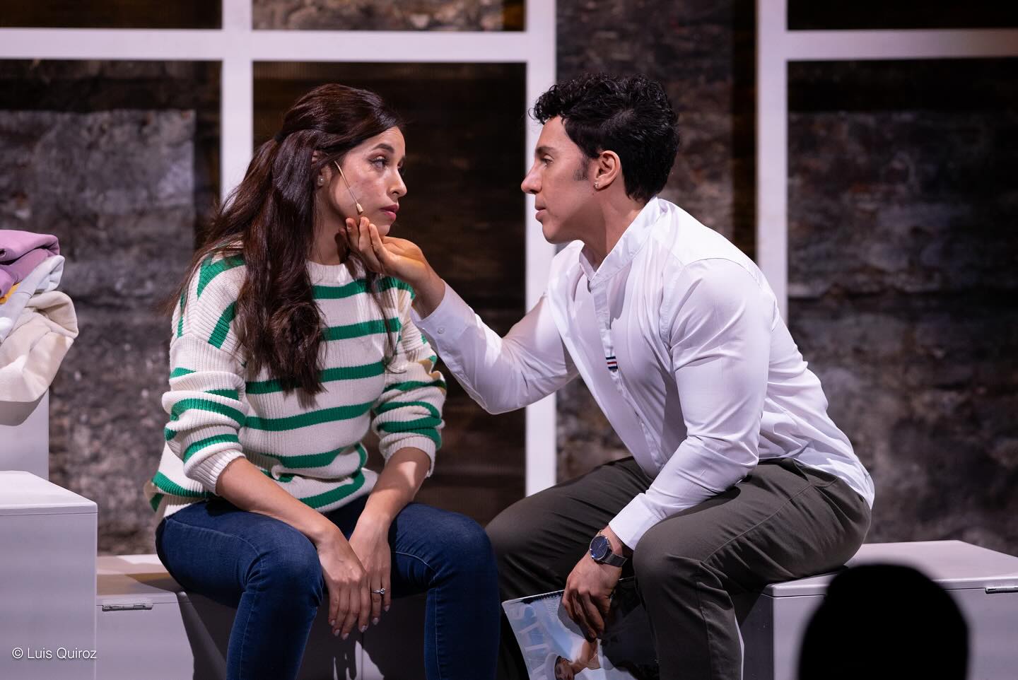 ¡Y Ahora… Puede dejar a la Novia! Una historia entrañable sobre el enamoramiento y sus complejidades ¡Y Ahora… Puede dejar a la Novia! Una historia entrañable sobre el enamoramiento y sus complejidades