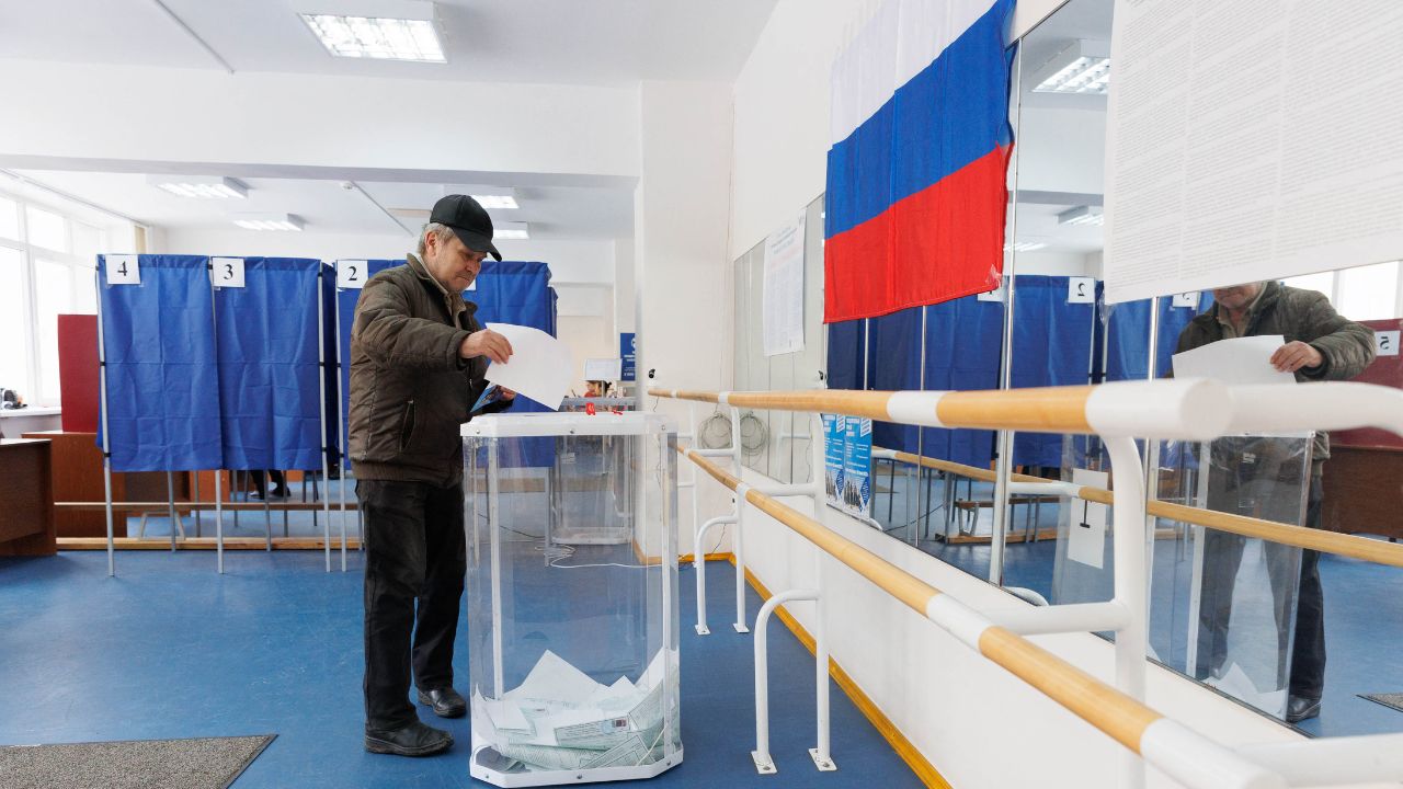 Rusia celebra unas elecciones presidenciales que garantizan el poder a Putin Rusia celebra unas elecciones presidenciales que garantizan el poder a Putin