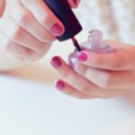 ¿Sabías que algunos esmaltes de uñas contienen ingredientes dañinos para tu salud?