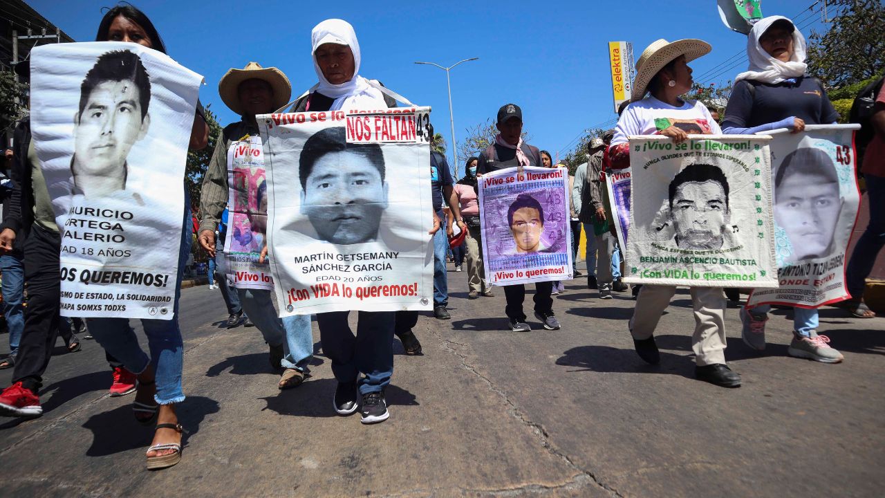 AMLO confía en resolver caso Ayotzinapa con la nueva Ley de Amnistía