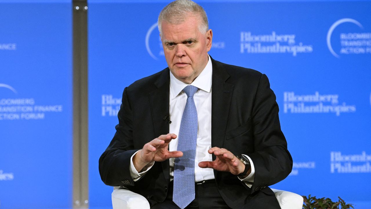 Banco HSBC anuncia la retirada de su director ejecutivo Banco HSBC anuncia la retirada de su director ejecutivo