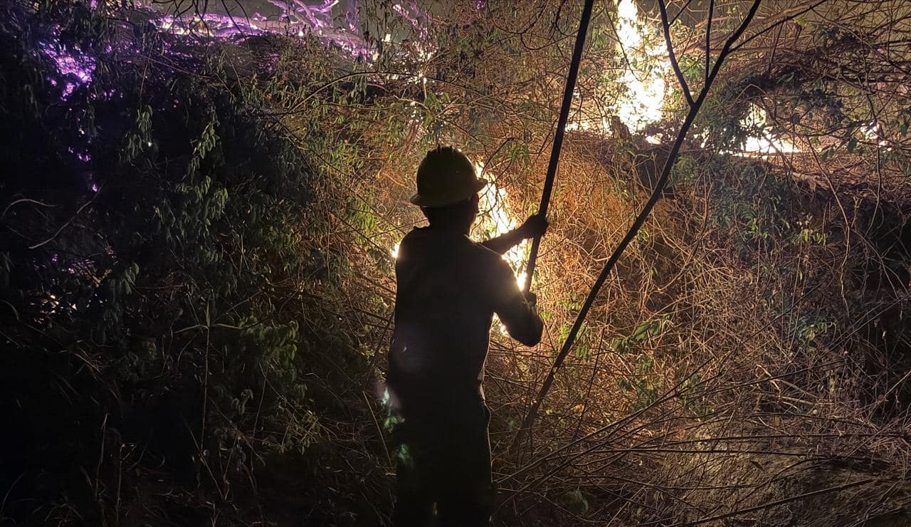 Se quedan sin clases en Acapulco y Chilpancingo por incendios