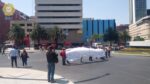 Manifestantes mantienen bloqueo en Paseo de la Reforma