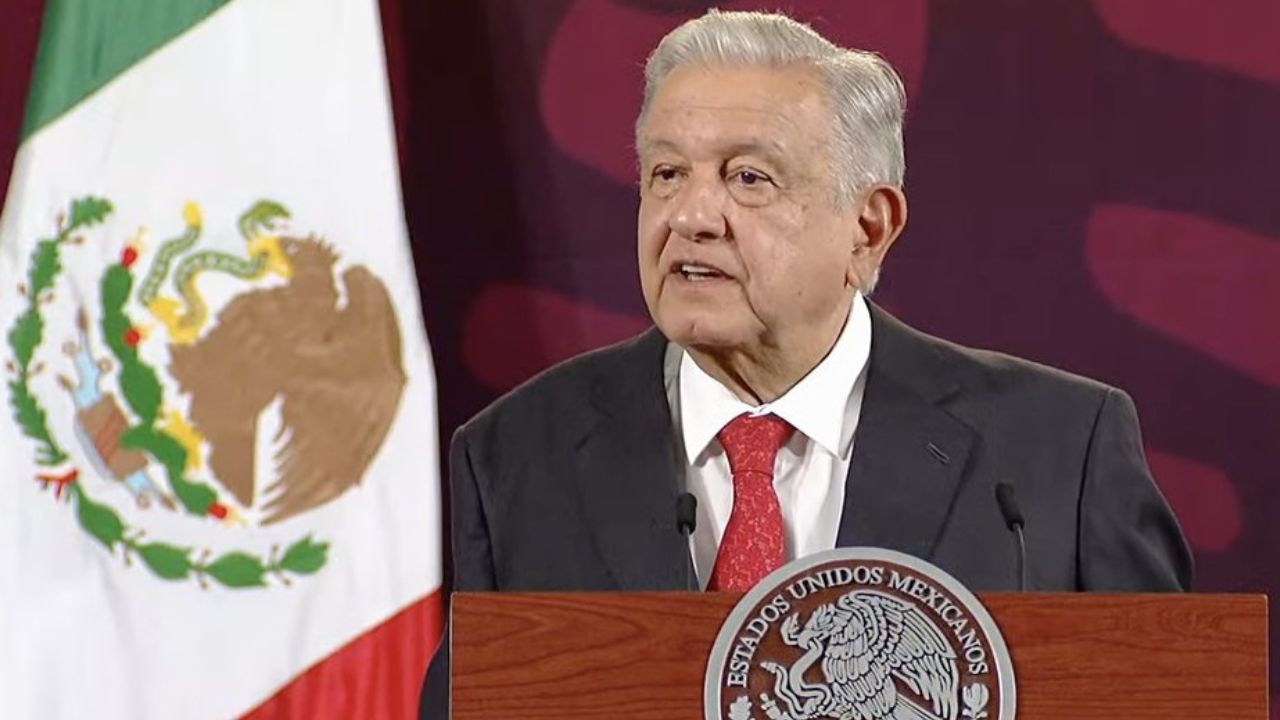 “No nos pueden silenciar, no tienen la facultad”: AMLO ante posible suspensión de “mañaneras” “No nos pueden silenciar, no tienen la facultad”: AMLO ante posible suspensión de “mañaneras”