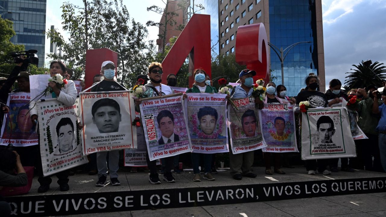 Ante amenaza de boicot a elecciones, AMLO responde a padres de los 43 de Ayotzinapa Ante amenaza de boicot a elecciones, AMLO responde a padres de los 43 de Ayotzinapa