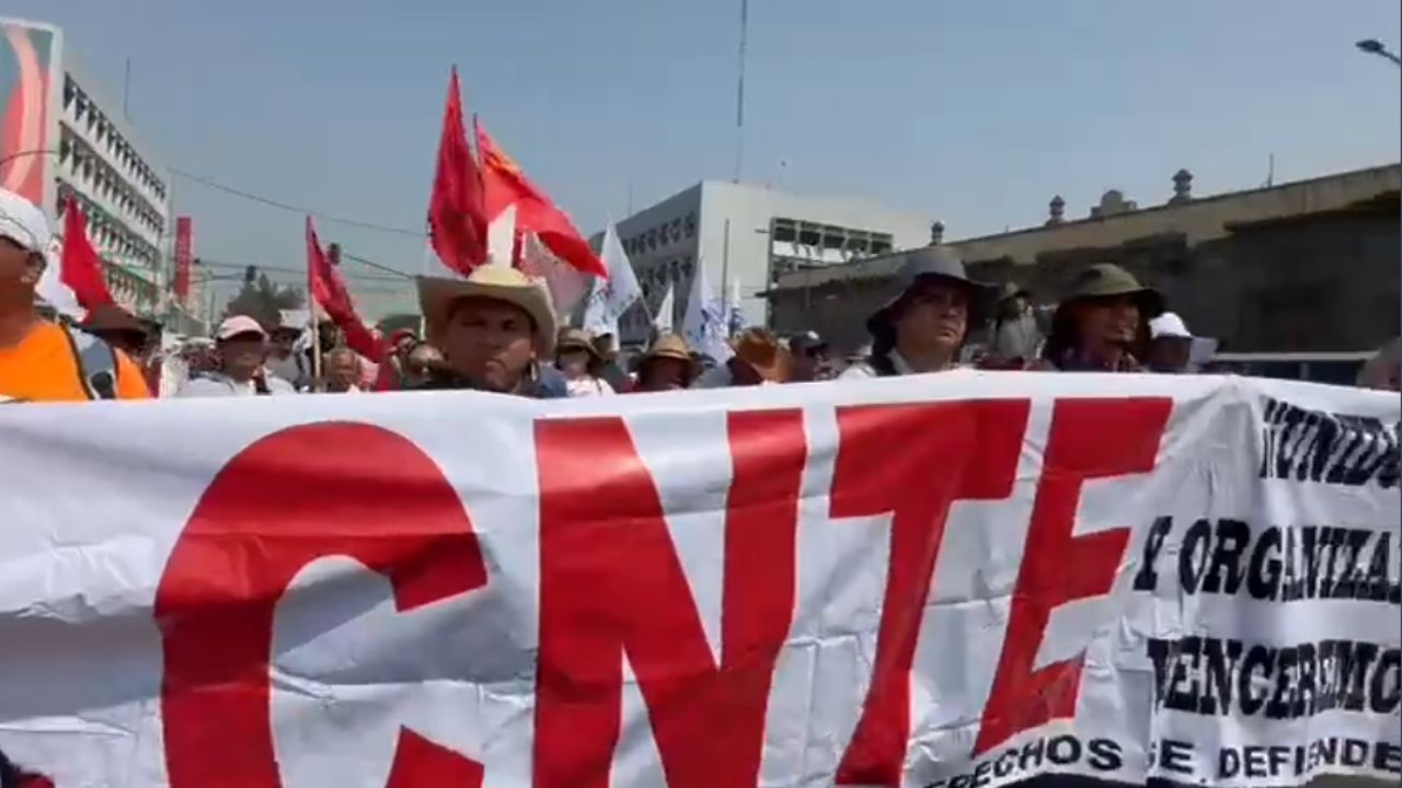 CNTE califica de “burla” anuncio de AMLO de aumento salarial CNTE califica de “burla” anuncio de AMLO de aumento salarial