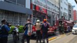 Desalojan edificio por incendio de basura en la Avenida Cuauhtémoc