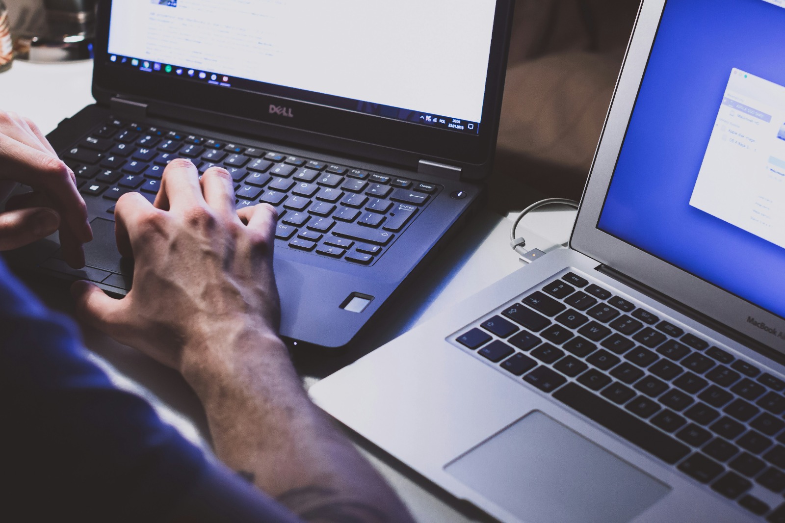 ¿Cuáles son las características que debe tener la computadora de un estudiante?