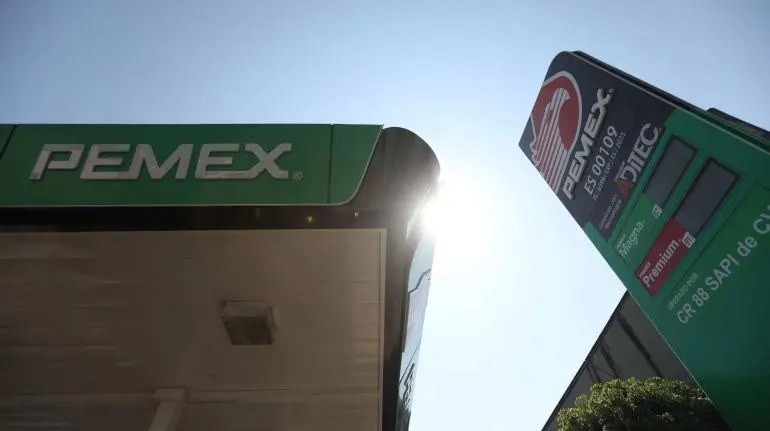 Retiran bloqueo en planta de Pemex que provocó desabasto de gasolina en Tijuana Retiran bloqueo en planta de Pemex que provocó desabasto de gasolina en Tijuana