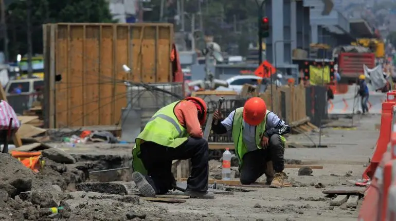 Un 27% de empleados en México laboran más horas de lo establecido en la ley: OCDE Un 27% de empleados en México laboran más horas de lo establecido en la ley: OCDE