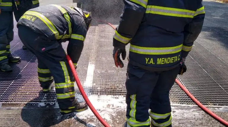 Incendio en respiradero en la colonia Tlacoquemécatl de la Benito Juárez Incendio en respiradero en la colonia Tlacoquemécatl de la Benito Juárez
