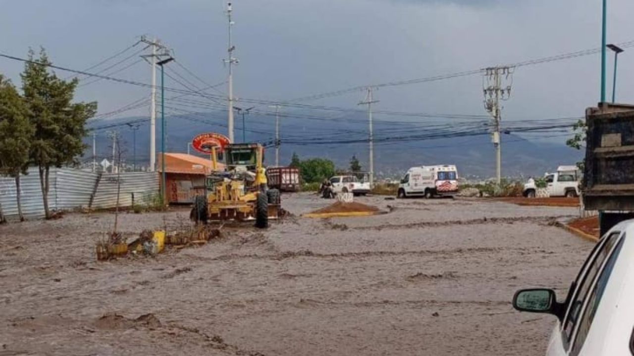 Se desborda el Río San Martín en Chalco tras lluvias intensas Se desborda el Río San Martín en Chalco tras lluvias intensas