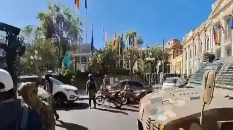 Denuncian intento de Golpe de Estado en Bolivia; La democracia debe respetarse: señala Luis Arce Denuncian intento de Golpe de Estado en Bolivia; La democracia debe respetarse: señala Luis Arce