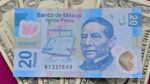 Peso mexicano se fortalece y se cotiza en 18.22 por dólar