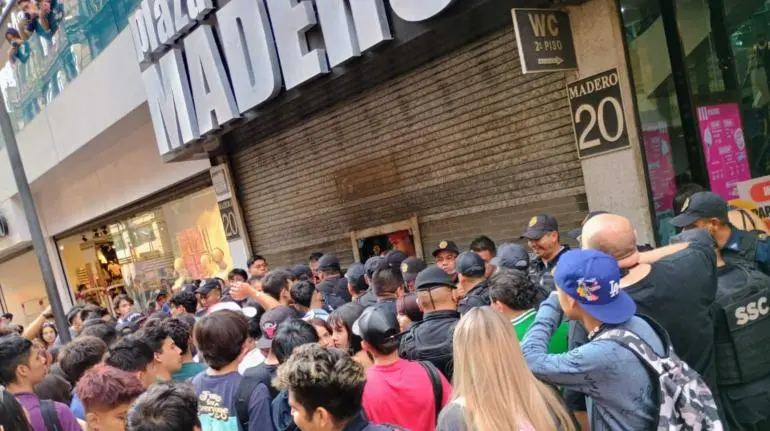 GCDMX revisará bares de Plaza Madero tras intoxicación de 8 menores en ‘VocaFest’ GCDMX revisará bares de Plaza Madero tras intoxicación de 8 menores en ‘VocaFest’