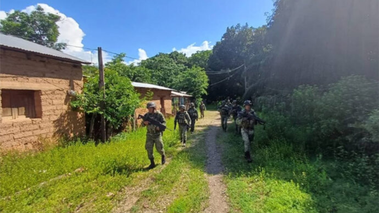 Cerca de 400 habitantes de Chicomuselo buscan refugio tras ataque Cerca de 400 habitantes de Chicomuselo buscan refugio tras ataque