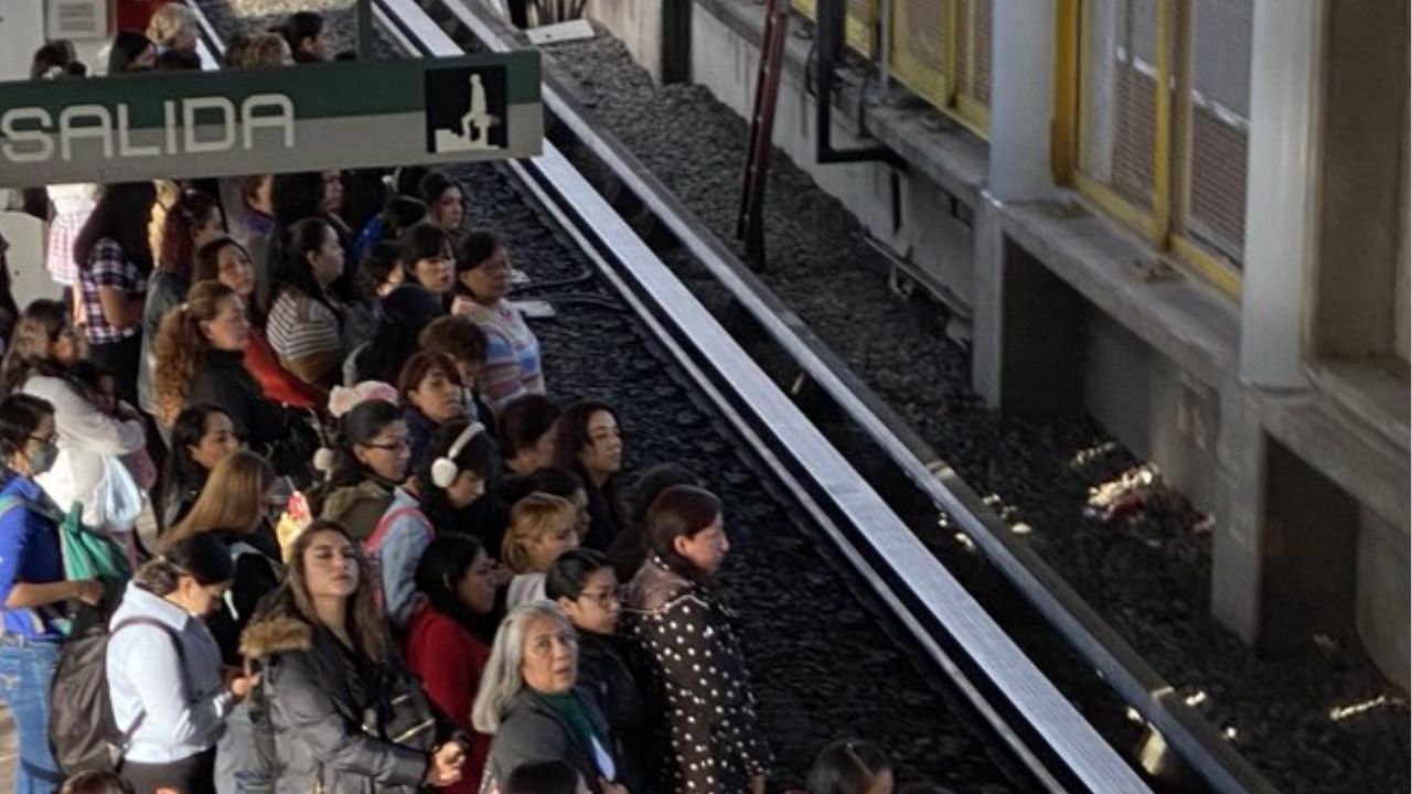 Reportan demoras y aglomeraciones en Línea B