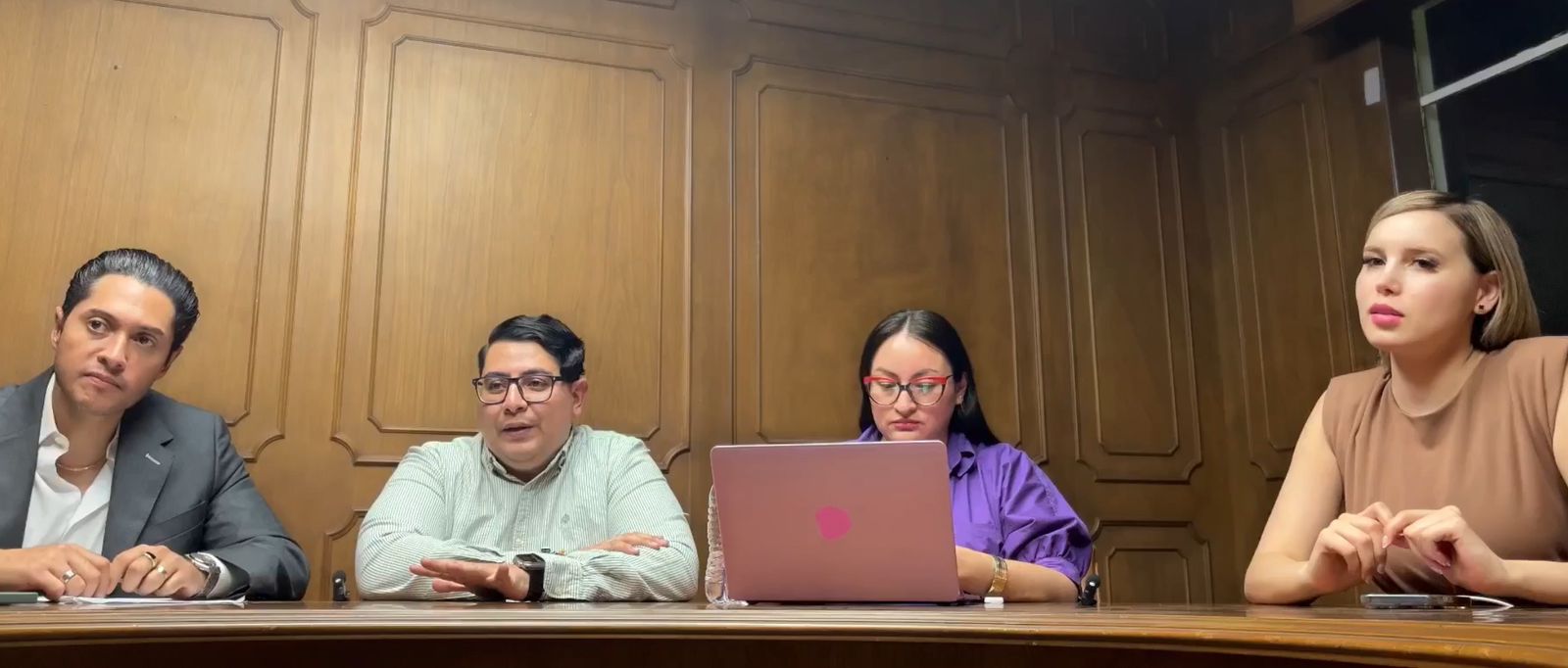 Abogado Domingo Alanís apuesta por una visión de género en la impartición de justicia, con análisis profundo del tema