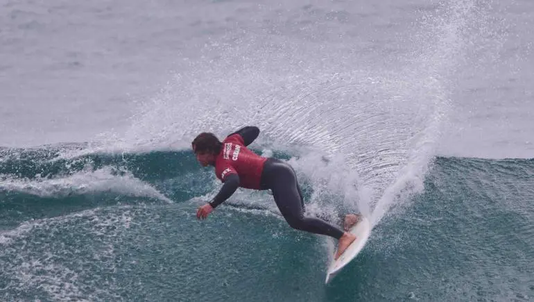 El mexicano Alan Cleland avanza a la segunda ronda en el surf olímpico El mexicano Alan Cleland avanza a la segunda ronda en el surf olímpico