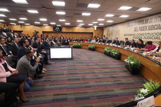 En San Lázaro concluye foro que analizó el tema “Elección popular de integrantes del Poder Judicial” En San Lázaro concluye foro que analizó el tema “Elección popular de integrantes del Poder Judicial”