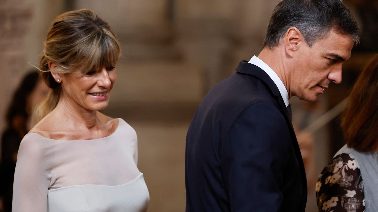 Juez cita a Pedro Sánchez a declarar en caso contra su esposa por presunta corrupción Juez cita a Pedro Sánchez a declarar en caso contra su esposa por presunta corrupción