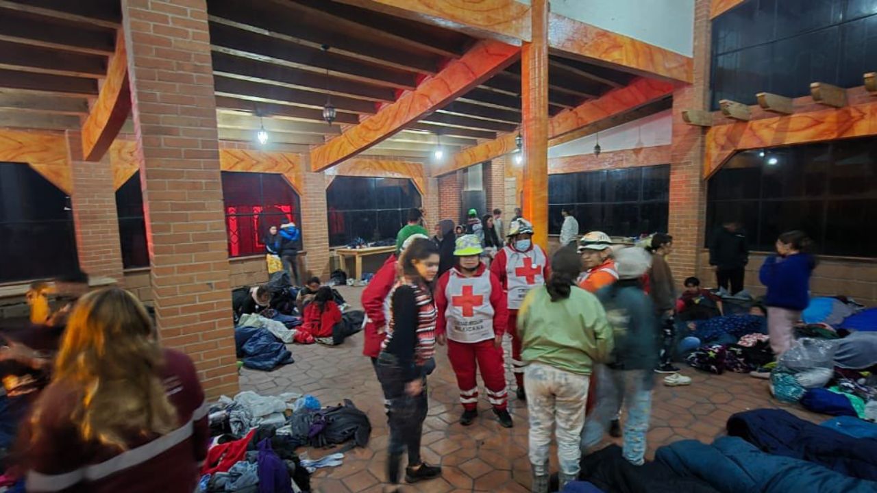 Auxilian a más de 60 menores por malestares e hipotermia en parque de Amecameca Auxilian a más de 60 menores por malestares e hipotermia en parque de Amecameca