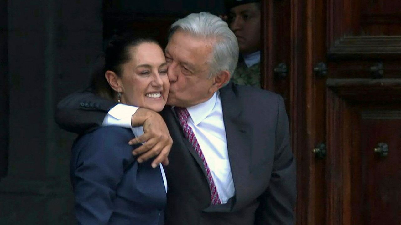 Sheinbaum superará a Modi como la mandataria más popular del mundo, asegura AMLO Sheinbaum superará a Modi como la mandataria más popular del mundo, asegura AMLO