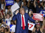Trump afirma que está "a salvo y bien" tras el suceso registrado junto a su campo de golf
