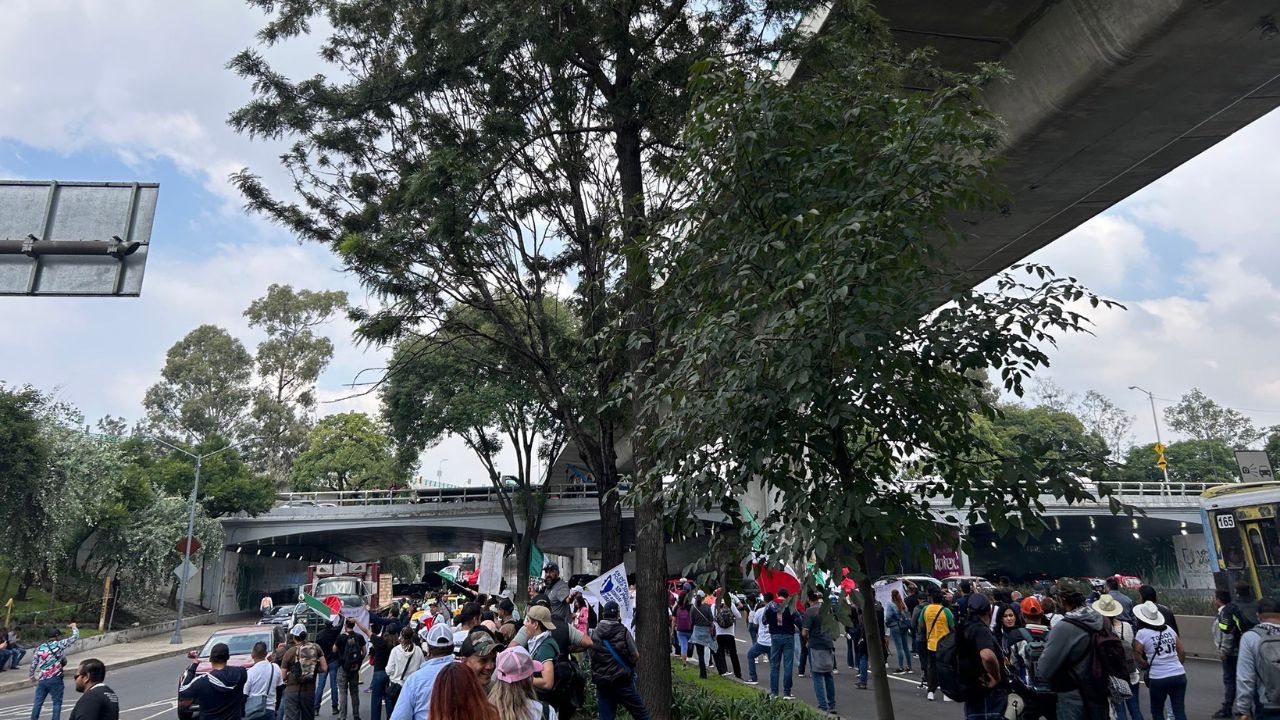 Trabajadores del Poder Judicial bloquean Periférico Sur Trabajadores del Poder Judicial bloquean Periférico Sur