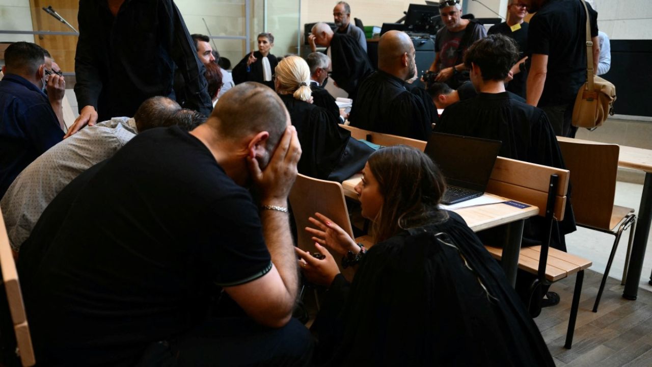 Acusados de violar a mujer drogada por su esposo en Francia denuncian amenazas Acusados de violar a mujer drogada por su esposo en Francia denuncian amenazas