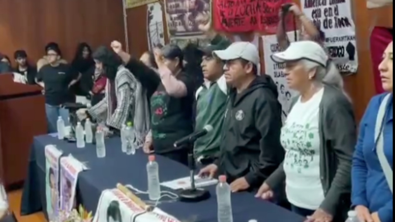 “Nos da mucho coraje que López Obrador no nos haya cumplido”: padres de normalistas de Ayotzinapa