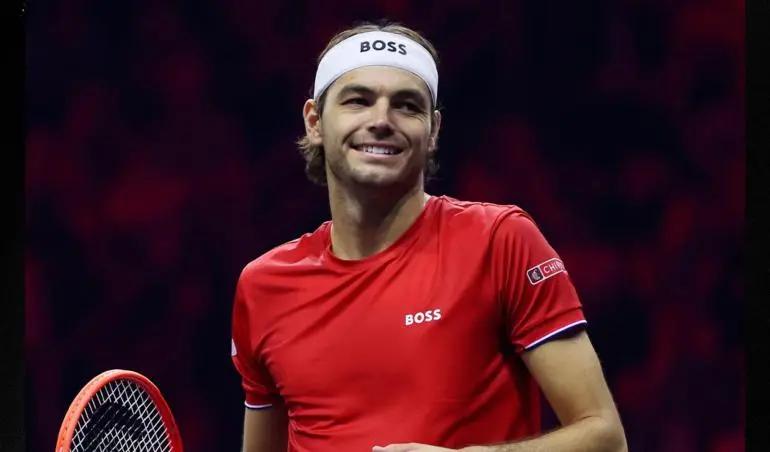 Taylor Fritz mantiene al equipo mundial al frente en la Copa Laver Taylor Fritz mantiene al equipo mundial al frente en la Copa Laver