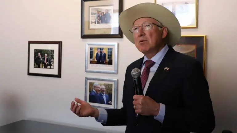 Ken Salazar responde a AMLO: violencia en Sinaloa no es culpa de EU Ken Salazar responde a AMLO: violencia en Sinaloa no es culpa de EU