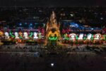 El Zócalo de la CDMX se ilumina con luces patrias