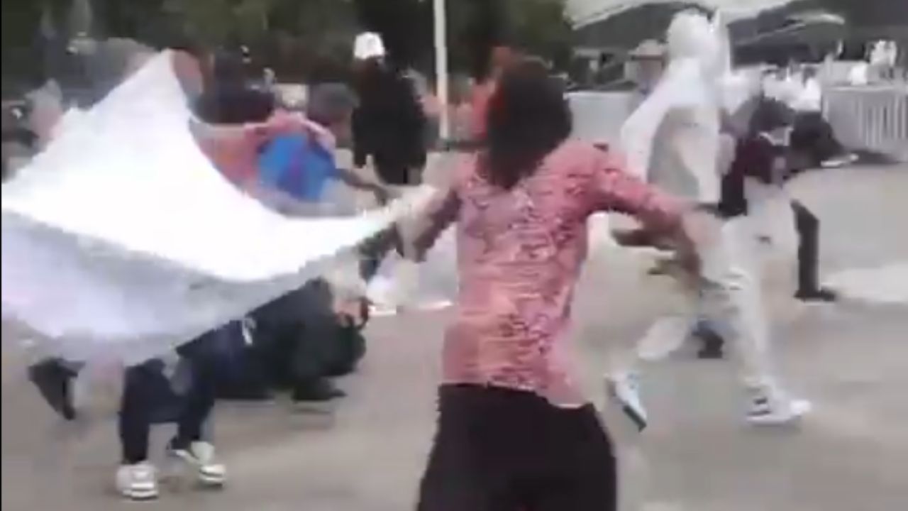 Relevan a director de Policía Auxiliar en Xochimilco tras enfrentamiento con manifestantes Relevan a director de Policía Auxiliar en Xochimilco tras enfrentamiento con manifestantes