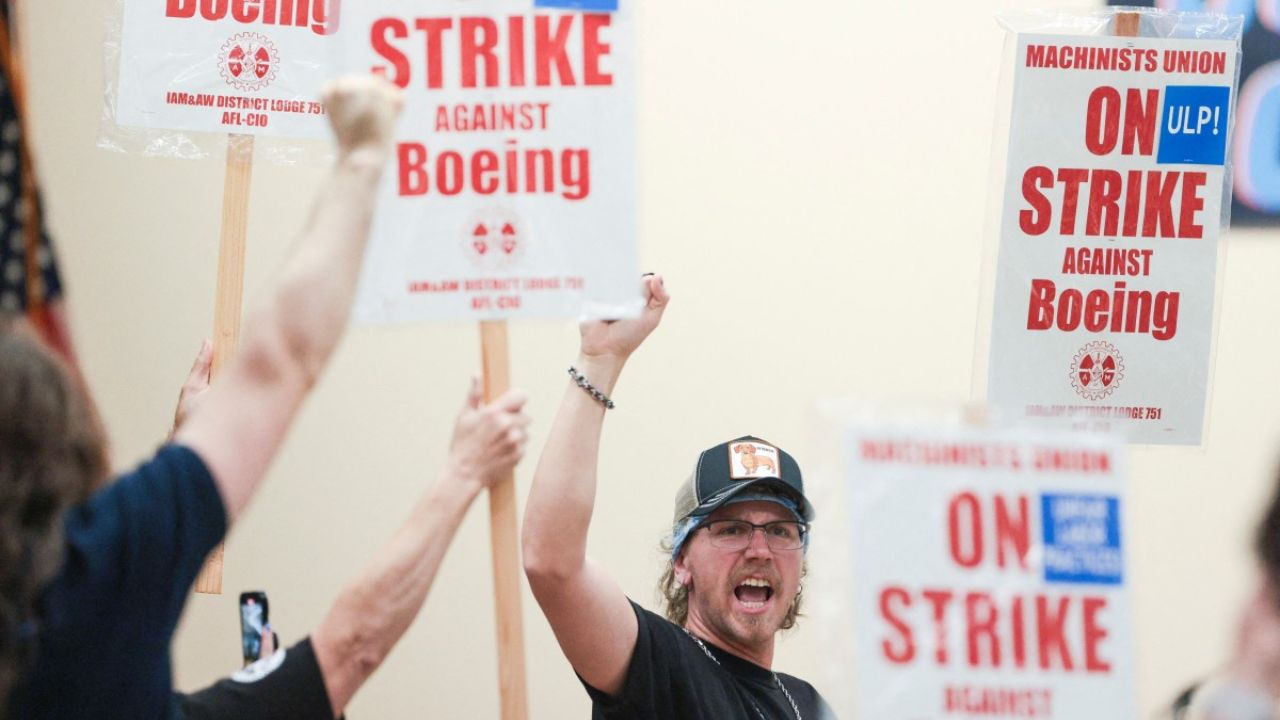 Trabajadores de Boeing inician huelga en EUA tras rechazar propuesta de la empresa Trabajadores de Boeing inician huelga en EUA tras rechazar propuesta de la empresa