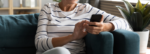 El fin del Alzheimer: usar el móvil e internet puede proteger tu mente, pero ¿a qué precio?