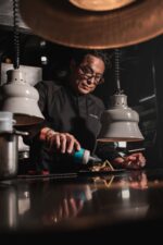 Pepe Salinas, el chef que cocina narrativas desde el corazón del Zócalo
