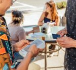 Pagos ágiles, equipos eficientes y datos en tiempo real: las claves para ganar durante temporada alta