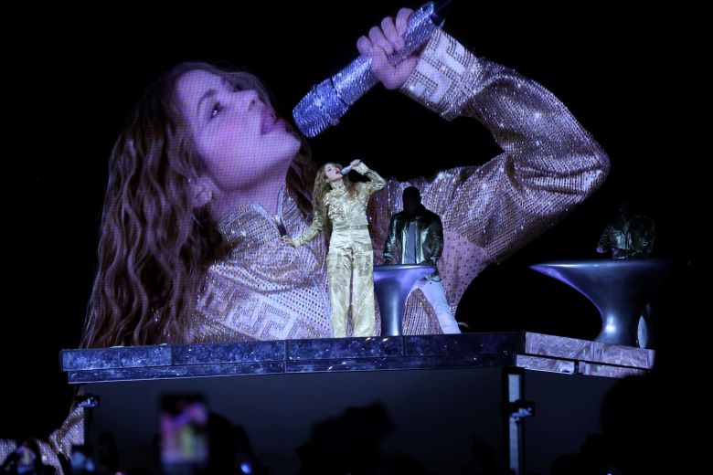 Latieron 400 mil corazones al ritmo de “La Loba”