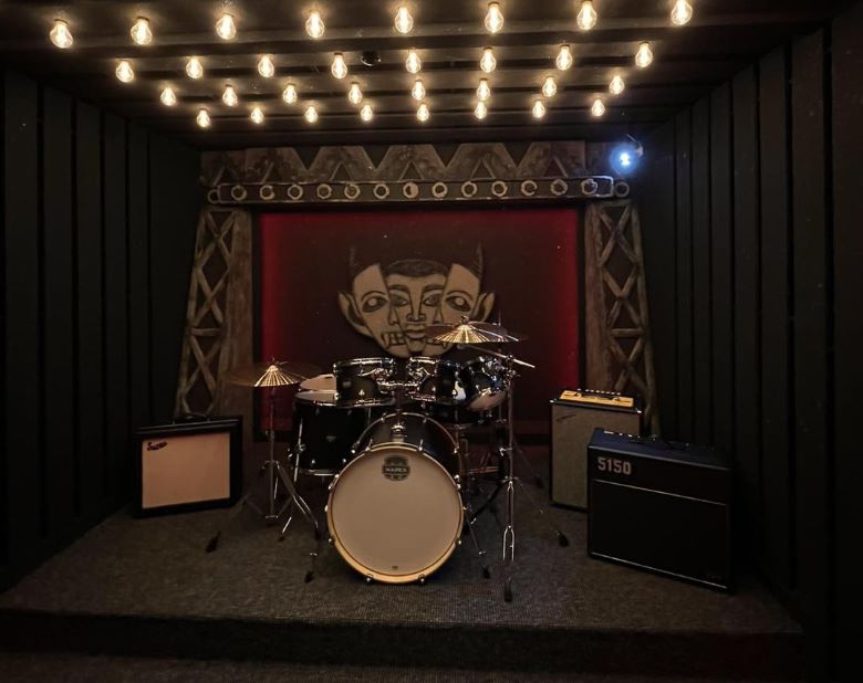 Cínico Estudio anuncia proyecto musical rumbo al Mundial