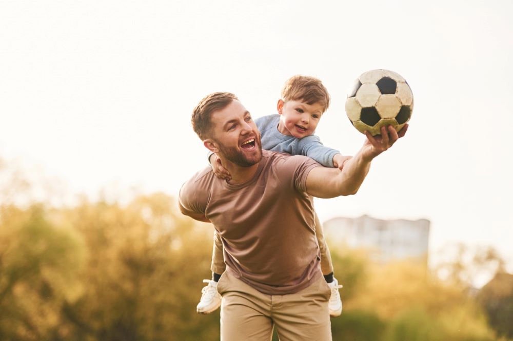 Para miles de aficionados, el amor por el fútbol empezó de la mano de un padre Para miles de aficionados, el amor por el fútbol empezó de la mano de un padre