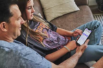 De los teléfonos públicos a la paz mental: La nueva era del “¿Ya llegaste? según Life360