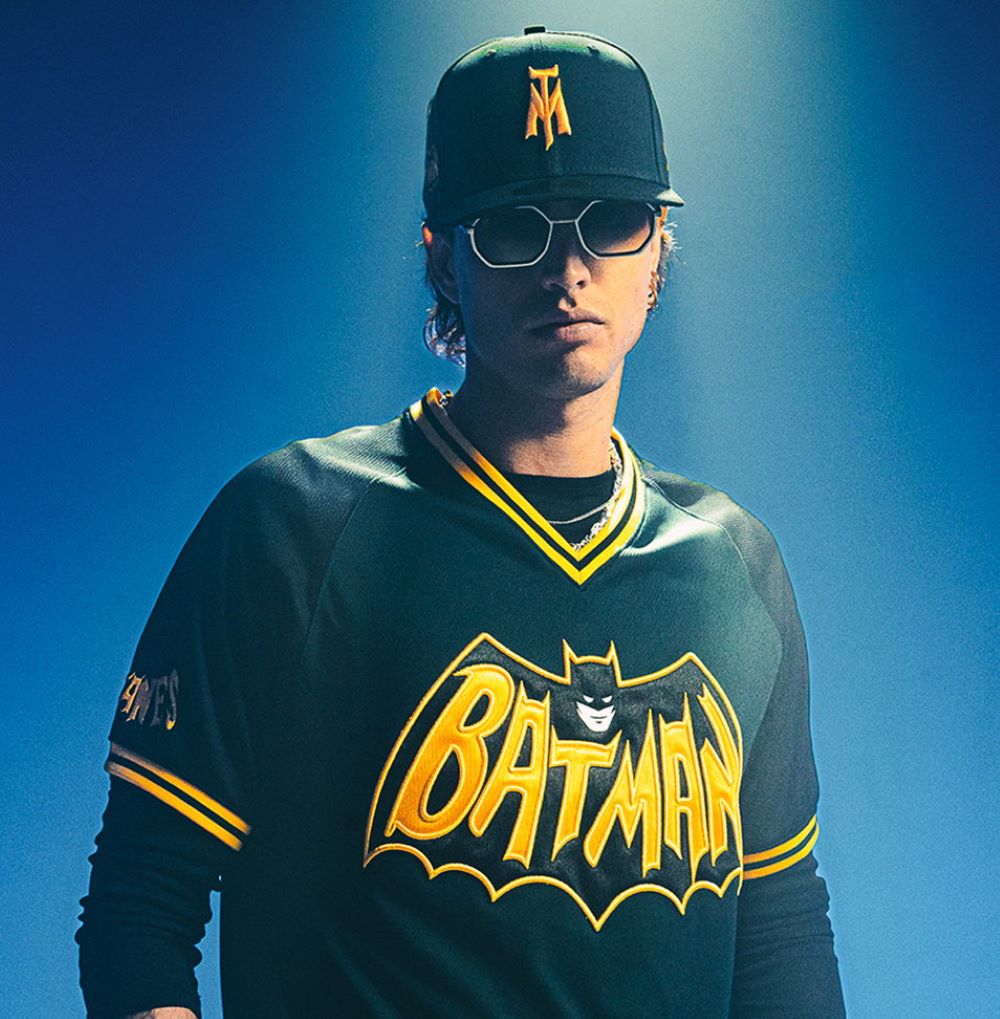 New Era reúne a Batman y Sultanes de Monterrey en una colaboración inesperada New Era reúne a Batman y Sultanes de Monterrey en una colaboración inesperada