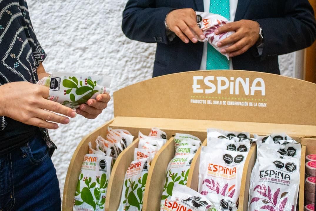 Impulsa SEDEMA alianza con OXXO para fortalecer la comercialización de productos del suelo de conservación