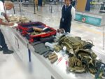 Descubren arsenal militar dentro de una maleta en el AICM