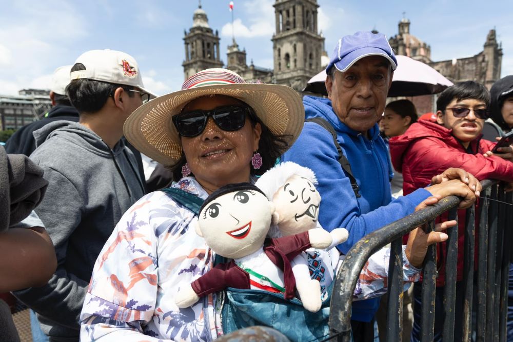 Ambulantes, protagonistas mudos en el zócalo Ambulantes, protagonistas mudos en el zócalo